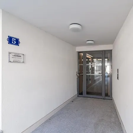 L'estrade Private